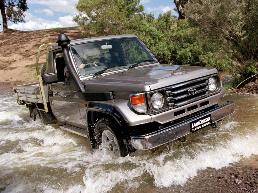  Toyota Land Cruiser 70 Cab Chassis GXL 1999 года  (фото 3 из 4)